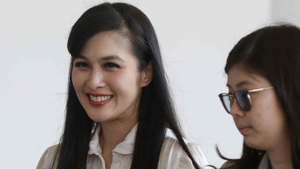 FOTO: Ekspresi Sandra Dewi Tebar Senyum Saat Penuhi Panggilan Kejagung Terkait Kasus yang Jerat Harvey Moeis