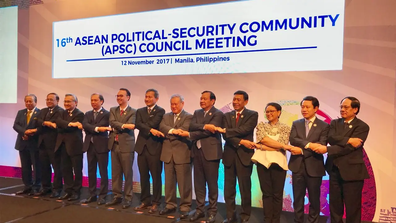 ASEAN Political-Security Community (APSC) Council Meeting 2017 di Manila, Filipina (12/11/2017) (sumber: Kemlu RI)