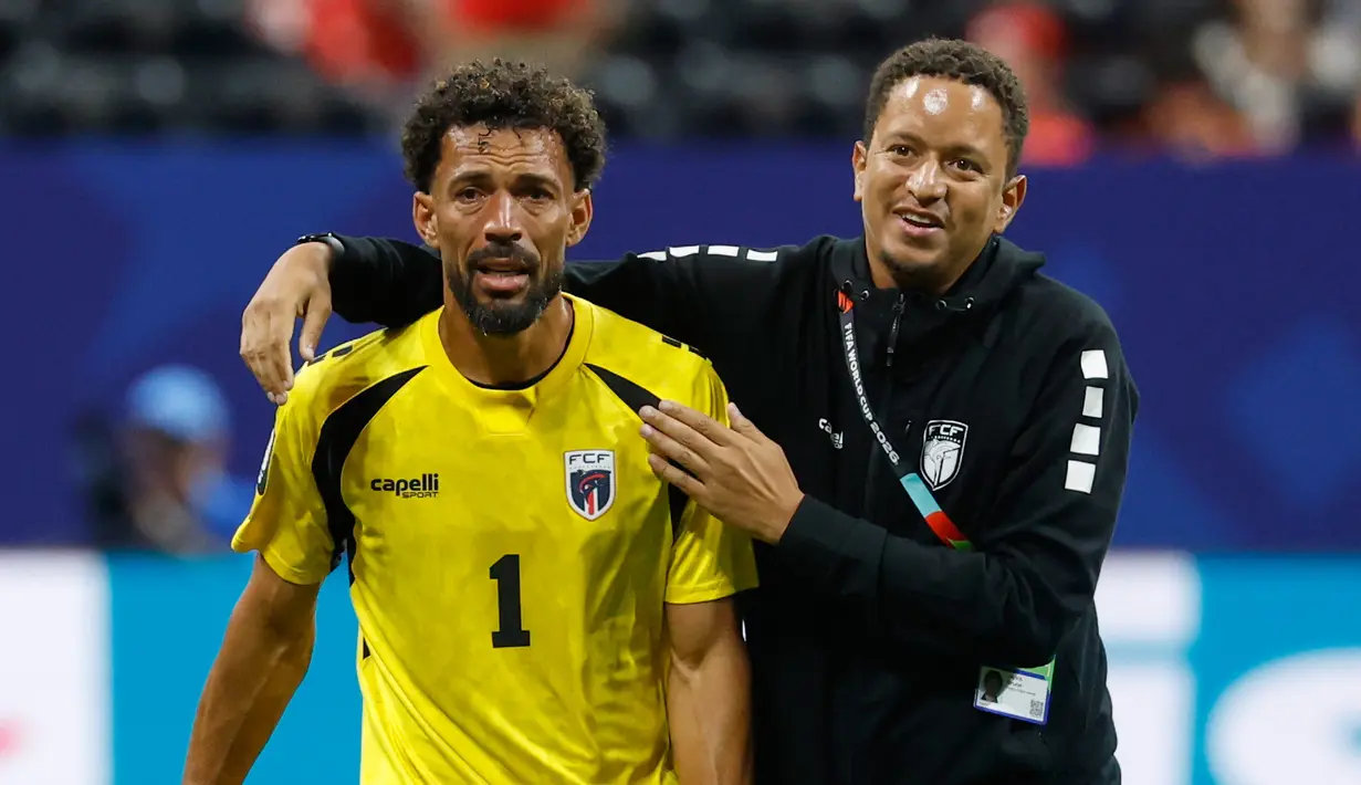Vozinha berhasil membendung sejumlah peluang-peluang penting Spanyol dan membuat clean sheet. (AP Photo/Erik S.Lesser)