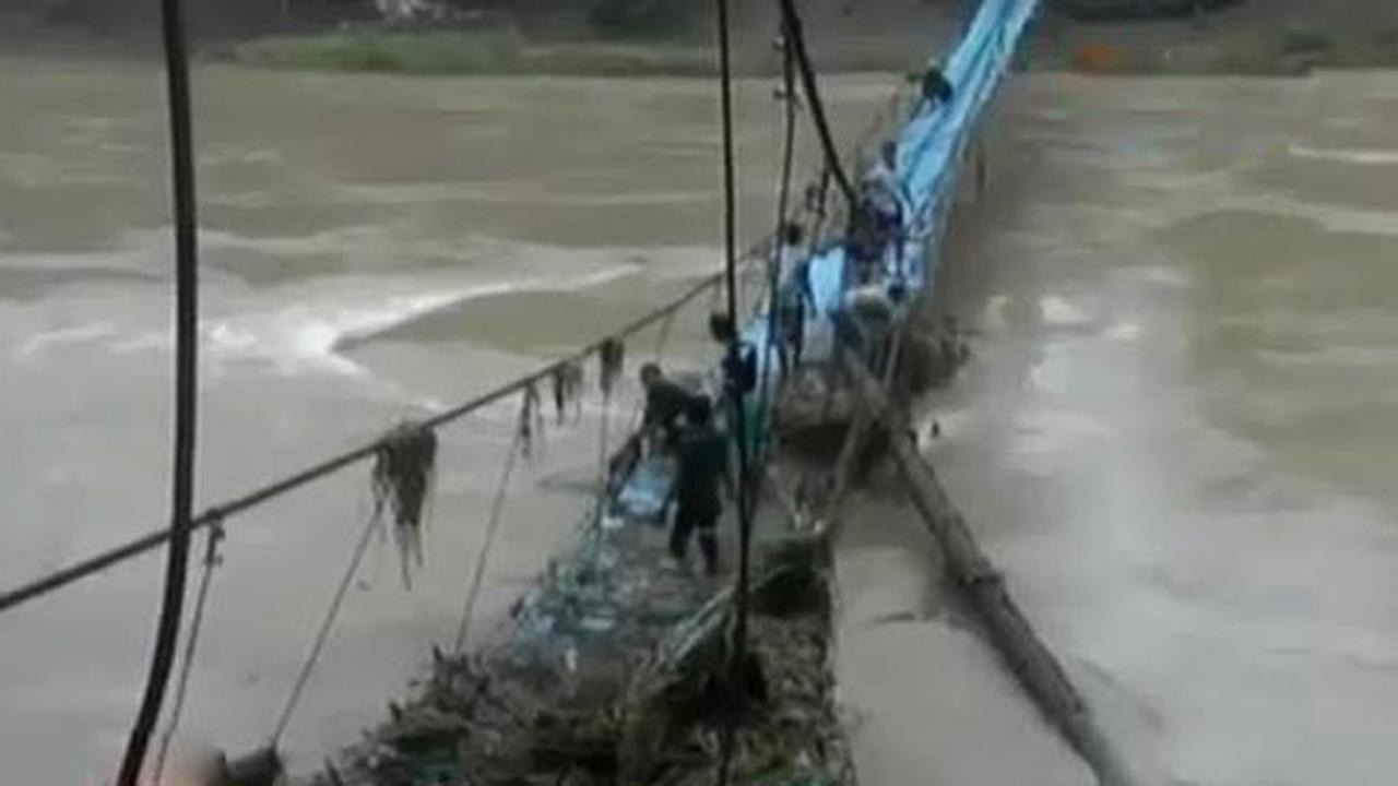 Jembatan Gantung di Purworejo Putus, Ratusan Warga Terisolir