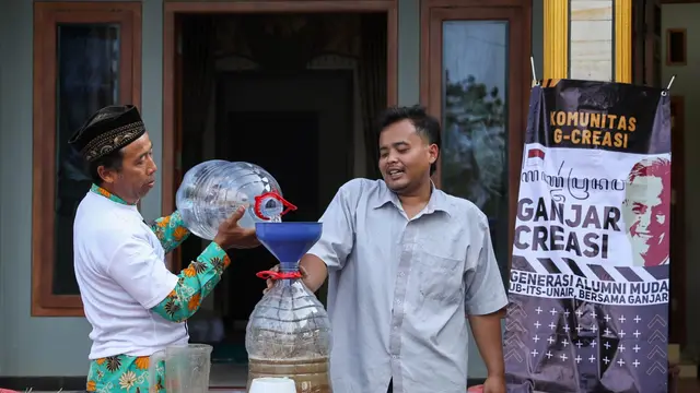 Para petani antusias mengikuti pelatihan membuat pupuk hayati sebagai pengganti pupuk kimia untuk membudidayakan cabai di Dusun Gedangan Kulon, Desa Gedangan, Kecamatan Gedangan, Kabupaten Malang, Jawa Timur (Jatim), pada Kamis 2 November 2023 (Istimewa)