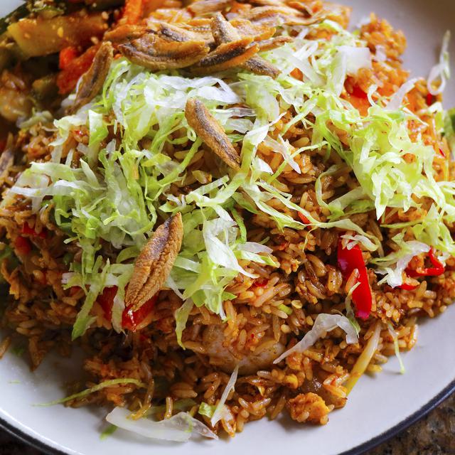 Menu Hari Ini Nasi Goreng Sayur Sate Ayam Bumbu Kuning Dan Siomay Udang Lifestyle Fimela Com