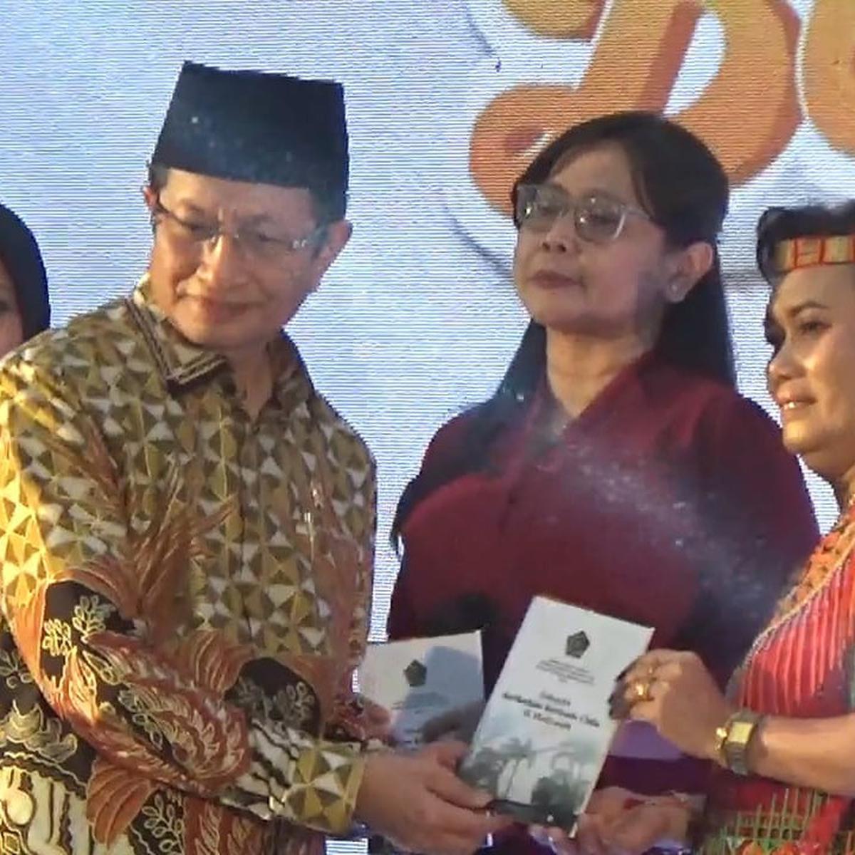 Menteri Agama Nasaruddin Umar meresmikan program Kurikulum Berbasis Cinta (KBC) di Aula Arafah Asrama Haji Sudiang Makassar.