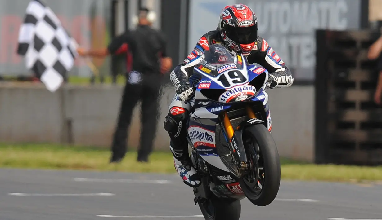 Ben Spies merupakan juara dunia Superbike 2009. Karirnya di Moto GP berawal ketika dirinya ditunjuk oleh Yamaha karena hengkangnya pembalap andalan mereka Valentino Rossi. Ia berhasil naik podium sebanyak 14 kali dengan total 462 poin pada musim debutnya. (Foto: AFP/Andrew Yates)
