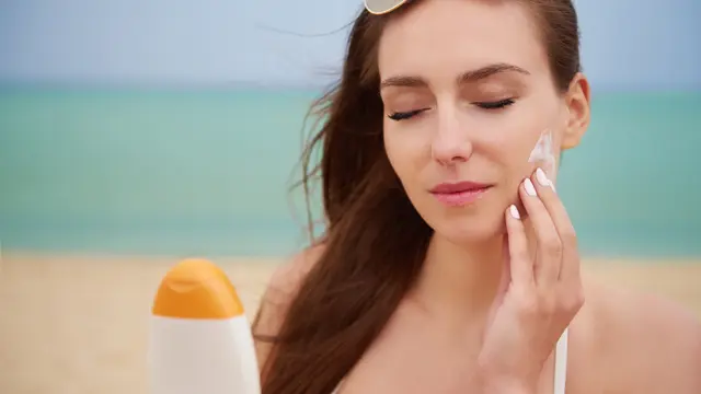 Penggunaan sunscreen adalah langkah terpenting di pagi hari