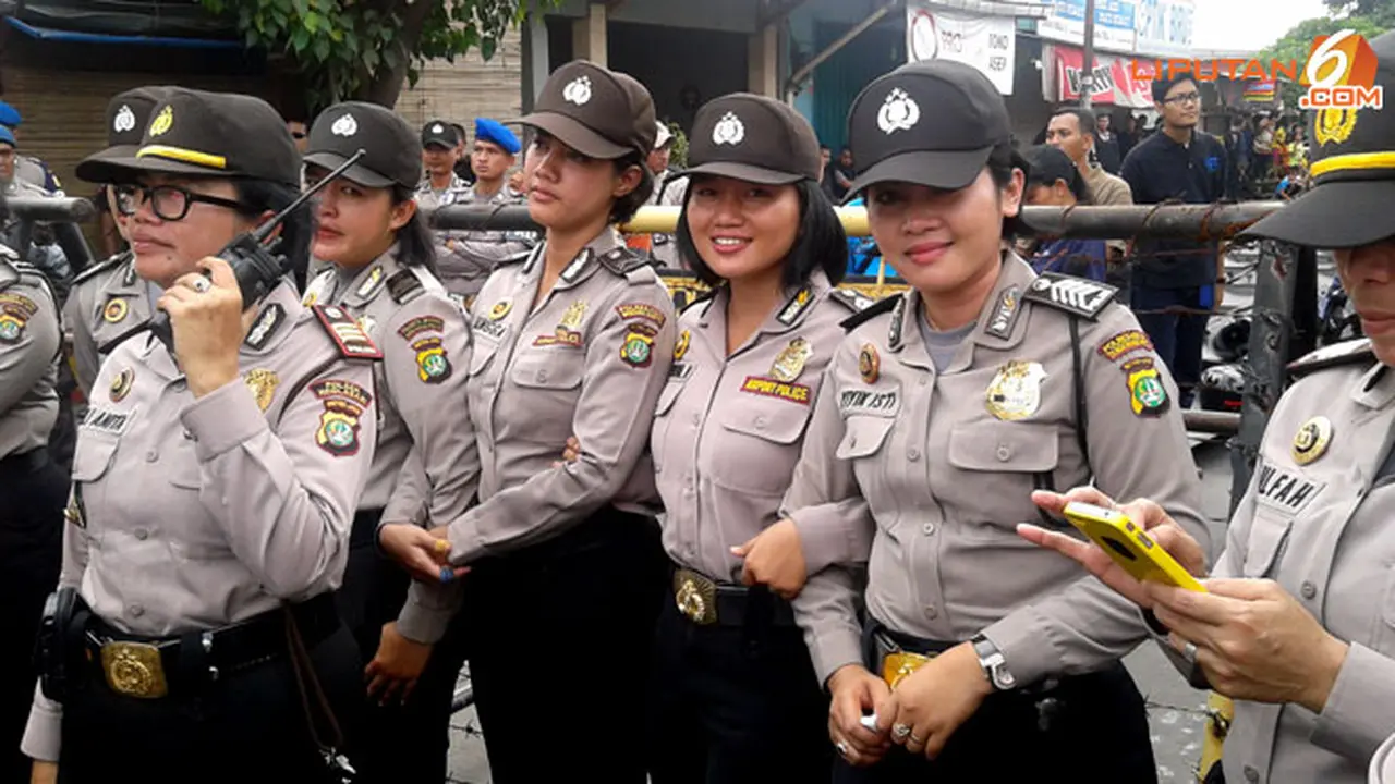 polwan-depan130501b.jpg