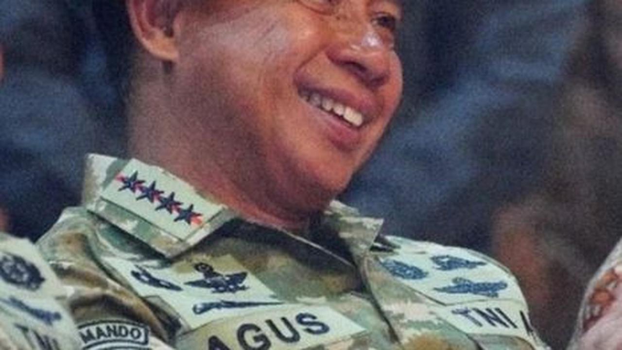 Momen Panglima TNI & Kapolri Bertemu Eks Panglima, Postur Tubuh Sang Jenderal Senior Jadi Sorotan