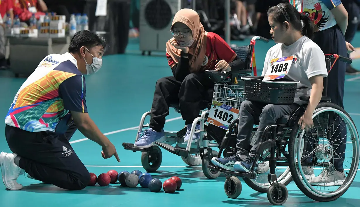 Atlet Boccia mendapat pengarahan sebelum mulai bertanding pada ASEAN Para Games 2022 nomor Women's Individual B3 di FKOR UNS Sports, Solo, Jawa Tengah, Minggu (31/7/2022). (FOTO: Dok. ASEAN Para Sports Federation)