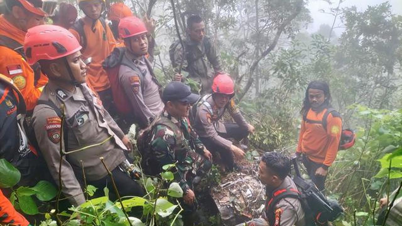 ASN Korban Kecelakaan Pesawat ATR 42-500 Dapat Kenaikan Pangkat Penghargaan Anumerta