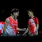 Pebulu tangkis ganda putra Indonesia, Raymond Indra/Nikolaus Joaquin melakukan selebrasi setelah mencetak poin atas rekan senegaranya, Sabar Karyaman Gutama/Moh Reza Pahlevi dalam laga semifinal Indonesia Open 2026 di Istora Senayan, Jakarta, Sabtu (06/06/2026). (Bola.com/Bagaskara Lazuardi)
