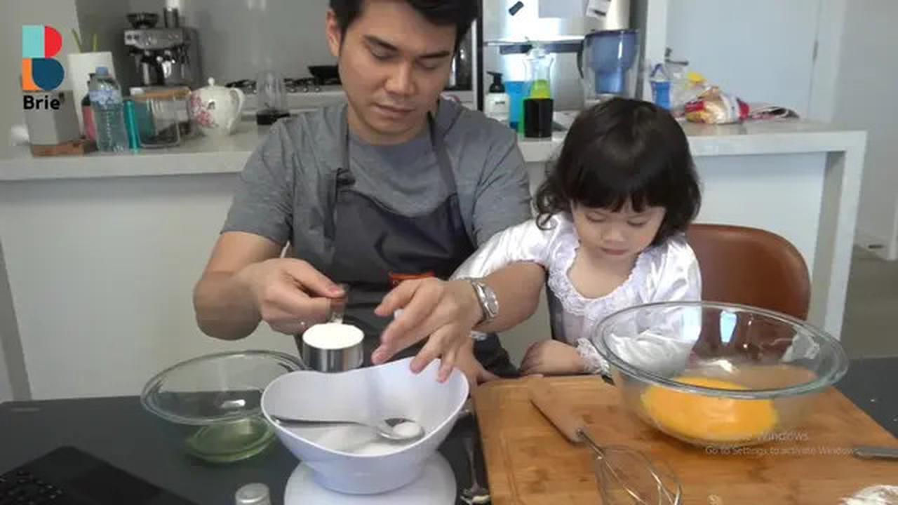9 Potret Dapur Rumah Acha Septriasa di Australia, Terasa Homey dengan Nuansa Putih