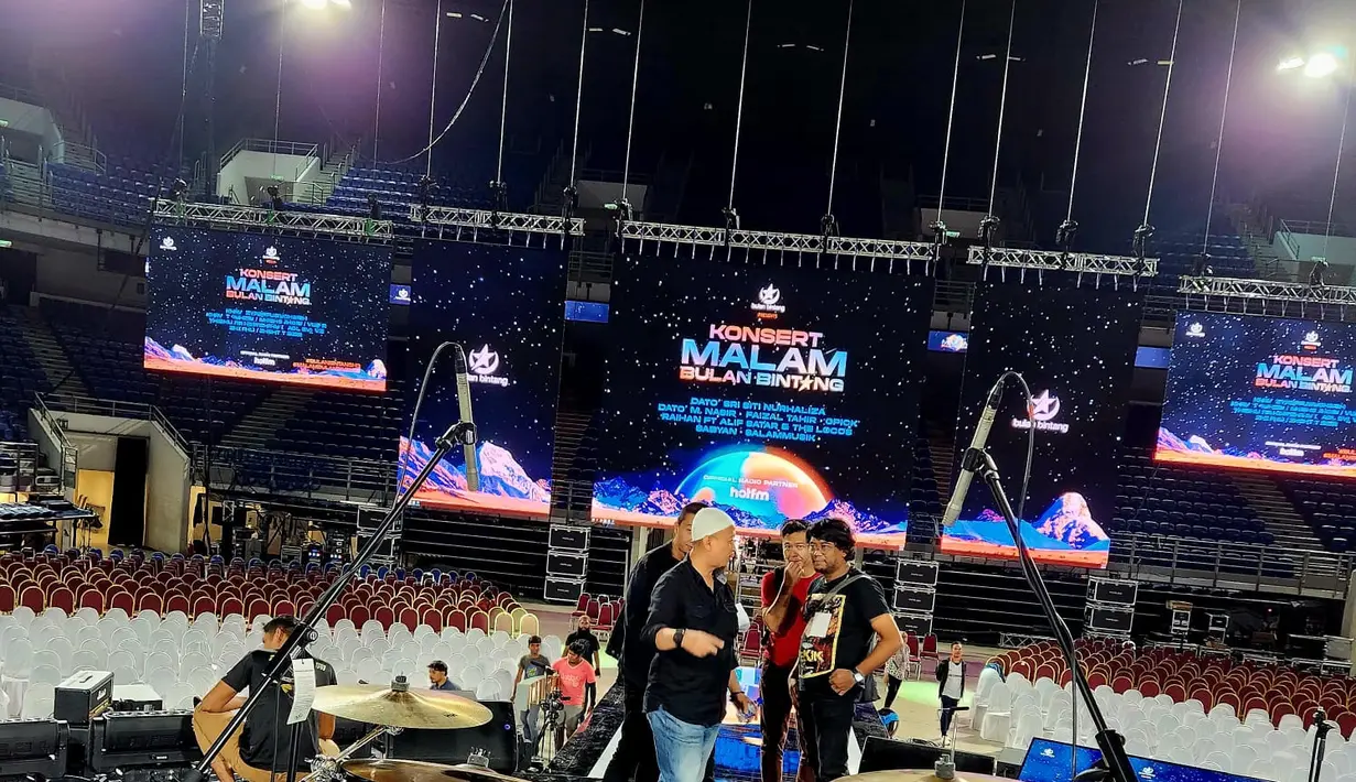 Opick persiapkan manggung di Malaysia. (Foto: Istimewa)