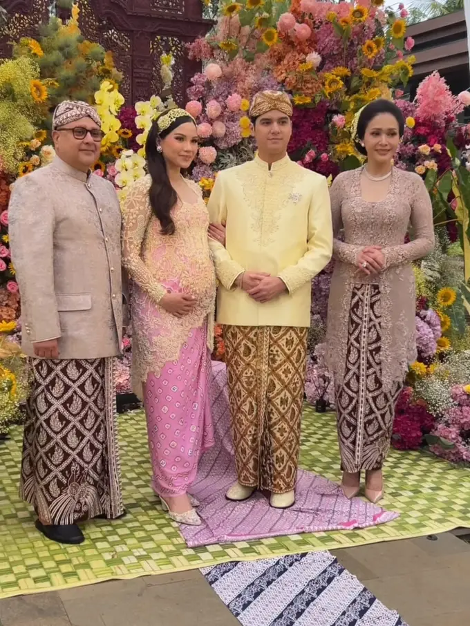 Maia Estianty di Tujuh Bulanan Alyssa Daguise. [@asepsupriyanto]