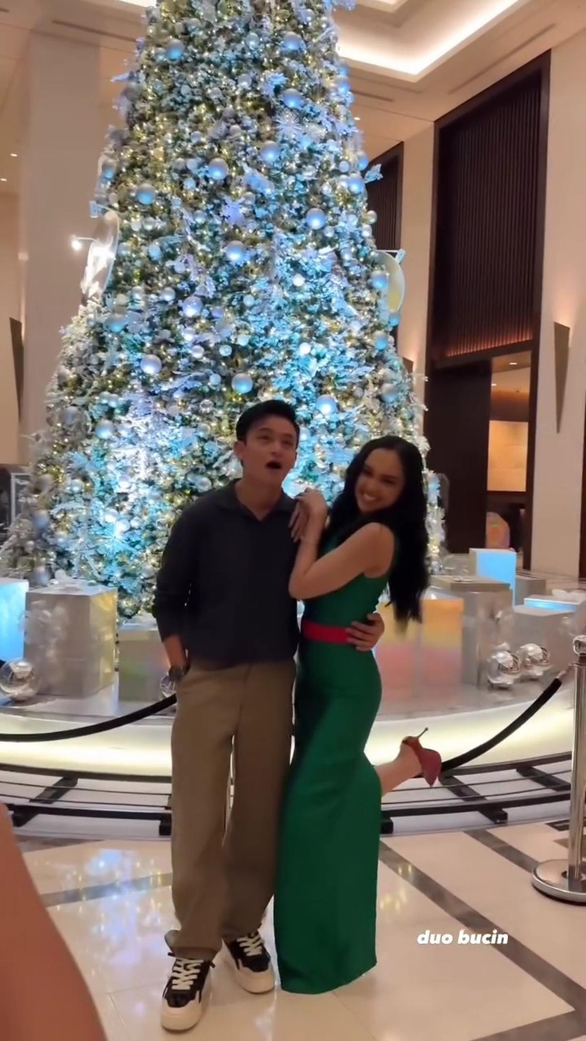 Potret Lyodra dan Randy Martin Rayakan Natal Bersama dengan Romantis