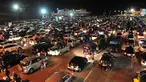 Ribuan kendaraan roda empat padati Pelabuhan Merak dini hari tadi jelang H-3 lebaran, Banten, Kamis, (25/7/14), (Liputan6.com/ Johan Tallo)