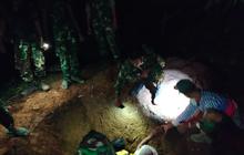 TNI AD Bantu Korban Banjir Agam, Terjang Medan Sulit untuk Pemakaman Jenazah