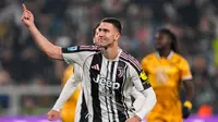 Dusan Vlahovic merayakan gol pertama Juventus dalam laga Serie A antara Juventus dan Udinese di Turin, Italia, Rabu, 29 Oktober 2025. (Fabio Ferrari/LaPresse via AP)