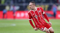 8. Franck Ribery (Bayern Munchen) - Sebelum menjadi pesepak bola terkenal, pemain andalan Die Roten ini adalah seorang kuli bangunan. Namun pengalaman hidup yang pahit membentuk dirinya sebagai pesepakbola sukses saat ini. (AFP/Ronny Hartmann)