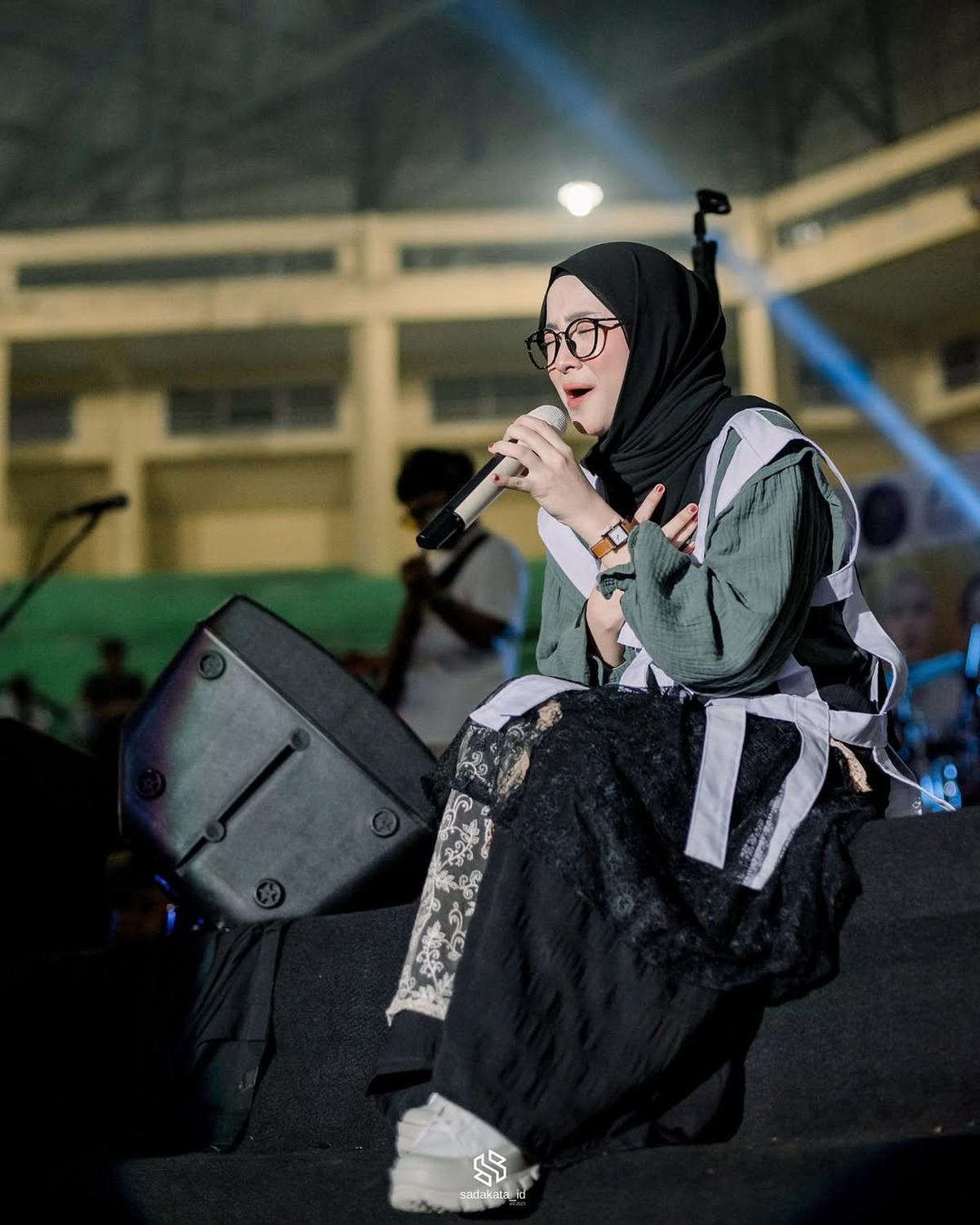 Profil dan Perjalanan Karier Nissa Sabyan, Penyanyi Religi yang Sukses dan Baru Menikah dengan Ayus