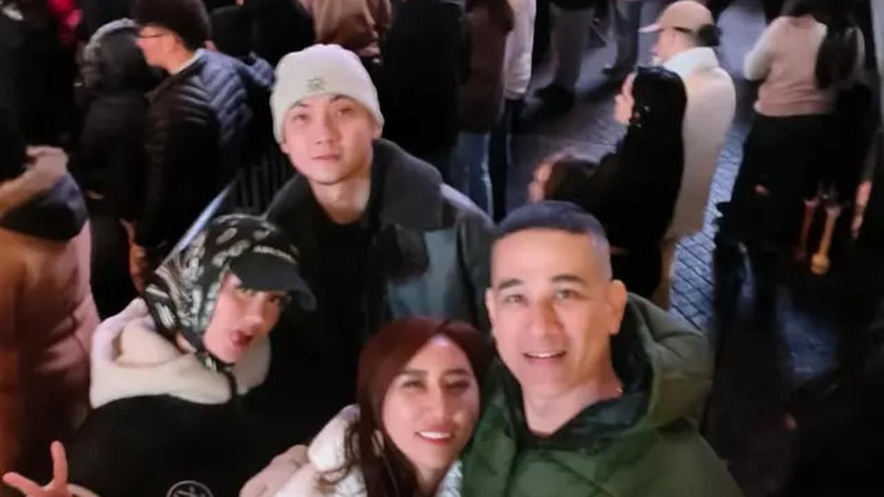 6 Potret Agnez Mo Rayakan Tahun Baru di Las Vegas, Reuni Bareng Okan Kornelius