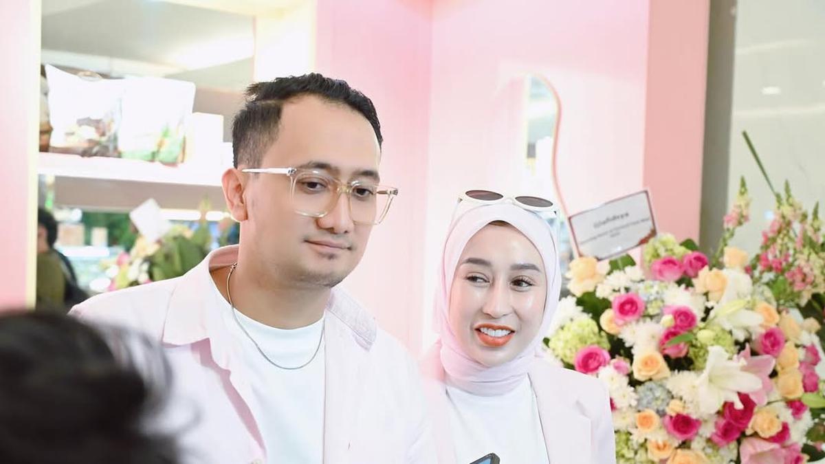 Kabar Terkini Reza Gladys dan Attaubah Mufid Makin Harmonis, Sayap Bisnis Jalan Terus