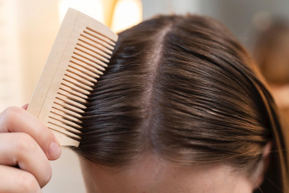 4. Sisir bagian akar setiap pagi