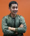 Kebahagiaan tengah dirasakan oleh pasangan Adi Nugroho dan Donita. Pasangan ini tengah menanti kehadiran anak keduanya.  Menurut presenter dan pemeran Adi, kehamilan keduanya kali ini belum direncana. (Nurwahyunan/Bintang.com)