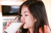 Minum segelas susu hangat, rahasia untuk lawan radang tenggorokan