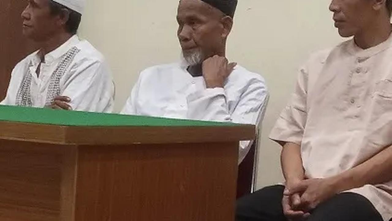 Hakim Keheranan Lihat Dukun Aki, Minta Keringanan Hukuman tapi Senyum & Tertawa: Kayak Enggak Berdosa Gitu Loh