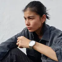 Model androginy ini gantengnya bikin hati netizen melting. (Sumber foto: chloeclau/instagram)