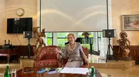Duta Besar Rusia untuk Indonesia Lyudmila Vorobieva dalam pernyataan pers di kediamannya, Jakarta, Rabu (22/11/2023). (Liputan6/Benedikta Miranti)