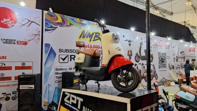 Berburu Motor Listrik Rp 6 Jutaan di GJAW 2024 (Arief A/Liputan6.com)