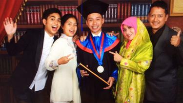 Dina Mariana Jadian Saat Rahadian Akan Berangkat Kuliah Ke Jerman News Entertainment Fimela Com