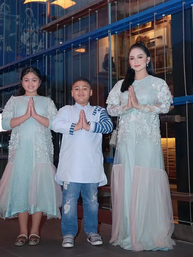 [Fimela] Krisdayanti dan Raul Lemos