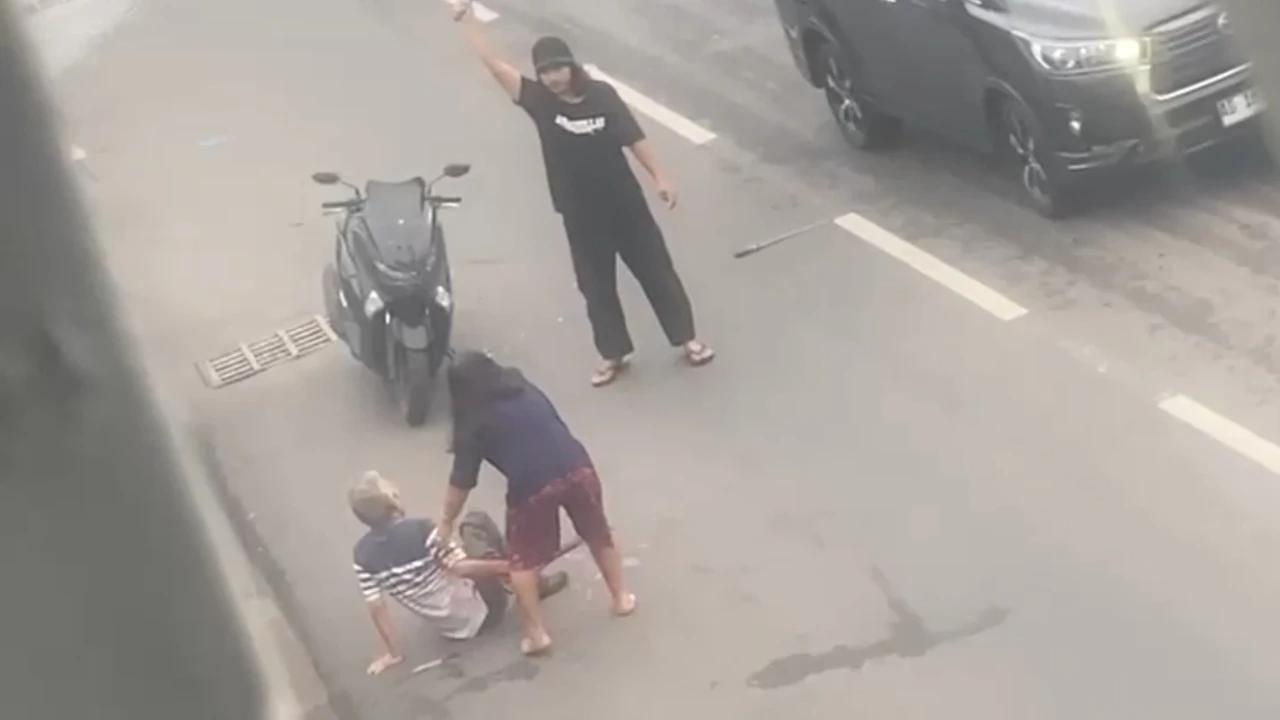 Viral Video Aksi Pembacokan di Solo, Pelaku Mengacungkan Senjata Sebelum Beraksi
