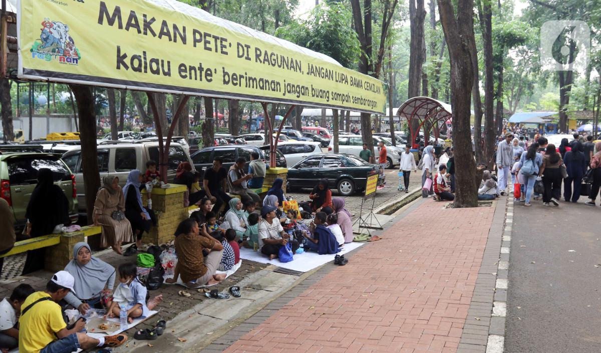 Pengunjung Ragunan