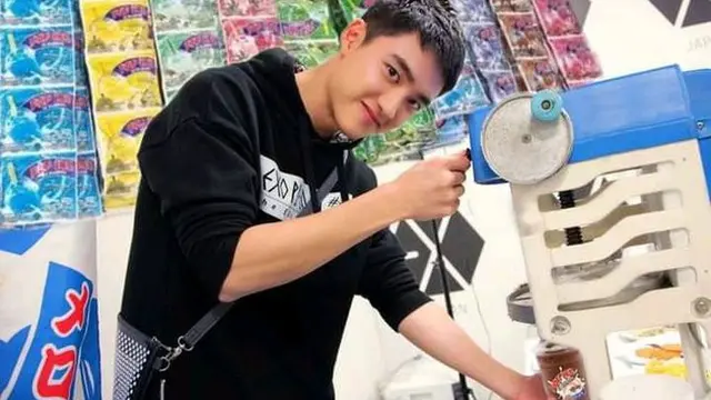 6 Editan Foto Artis Cowok Korea Jualan Es Takjil Ini Bikin Ngakak