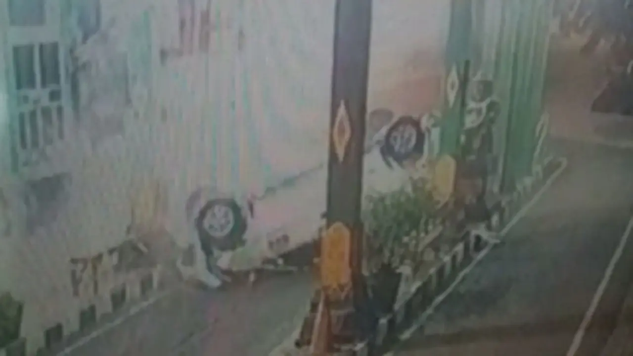 Mobil Kecelakaan