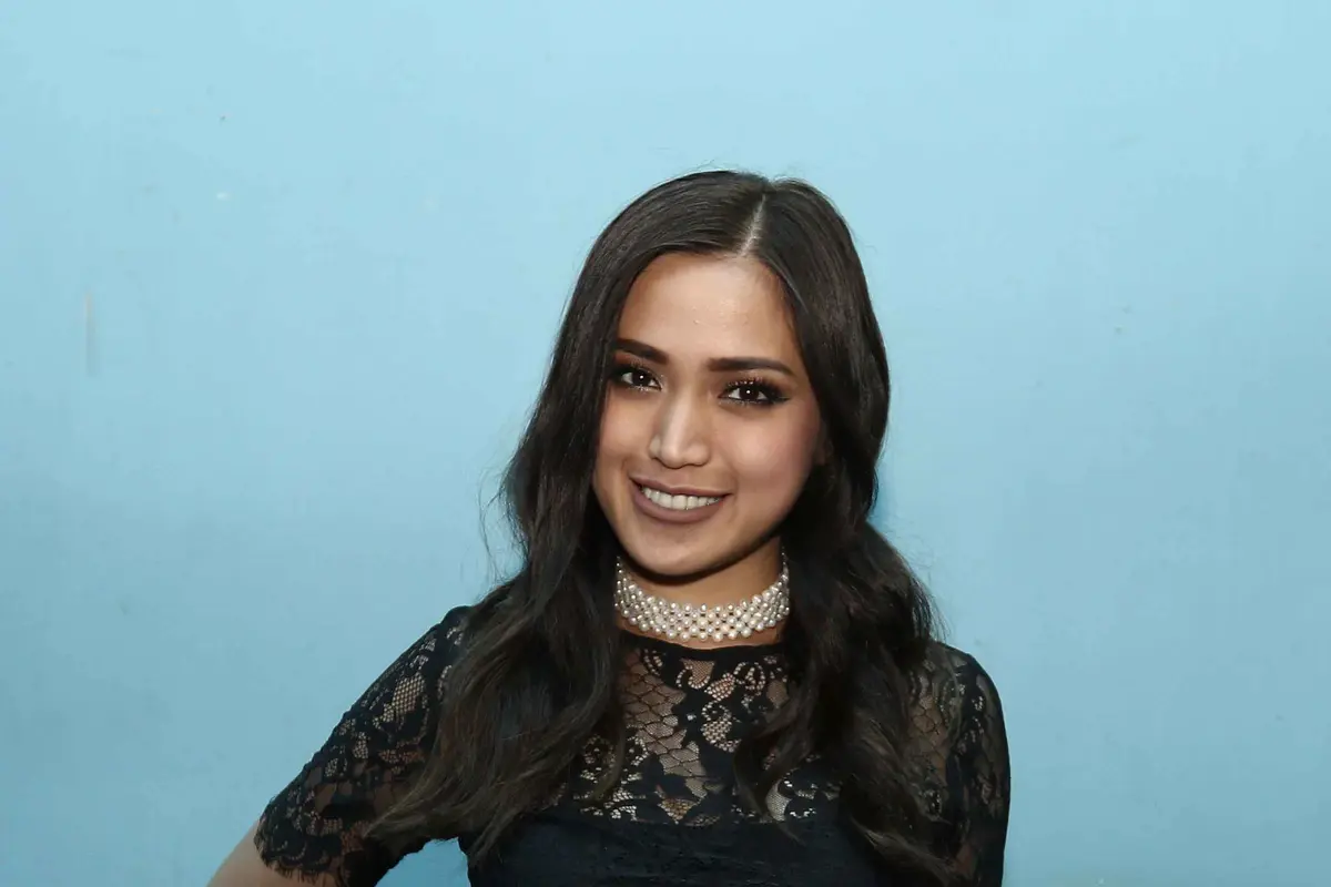 [Bintang] Intip Aksi Jessica Iskandar Nyanyikan Single Anji, Dia