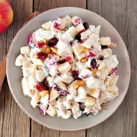 ilustrasi salad buah yogurt/copyright by JeniFoto (Shutterstock)