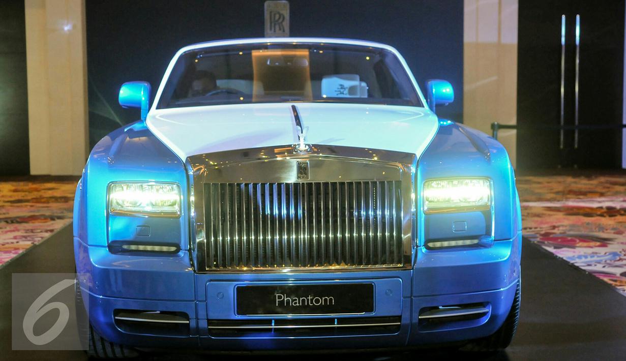 Rolls Royce Bespoke saat dipamerkan di Fairmont Hotel, Jakarta, Kamis (31/3/2016). Rolls-Royce mempersilahkan konsumen untuk ikut menciptakan personalisasi yang lebih individu pada mobilnya melalui Rolls-Royce Bespoke. (Liputan6.com/Yoppy Renato)