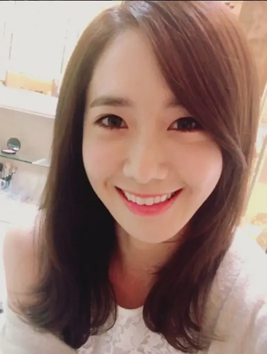 Berikut ini adalah foto make-up sederhana ala Yoona SNSD. (via instagram@yoona__lim)