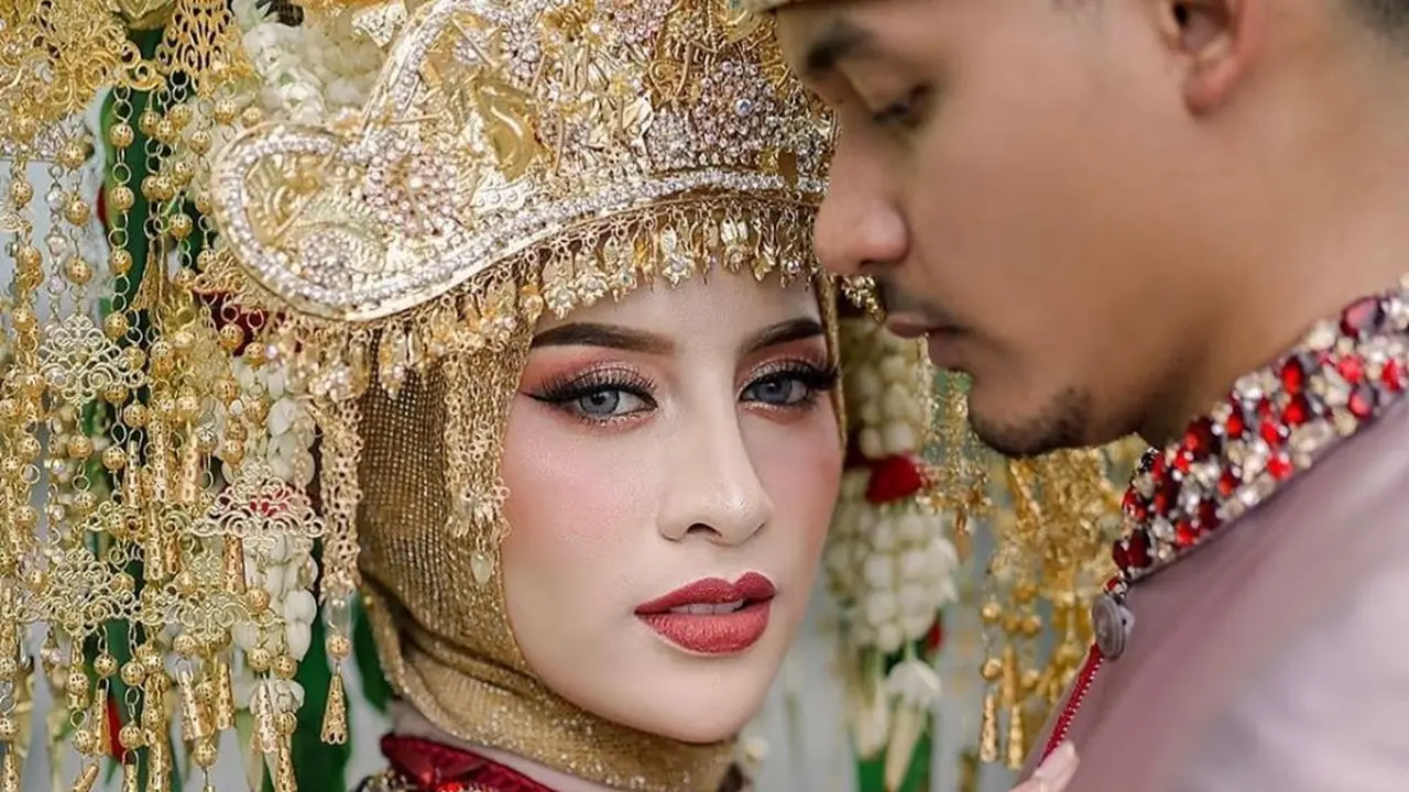 Momen Pernikahan Selebgram Aghnia Punjabi, Mewah dan Glamour