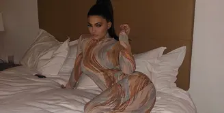 Kylie Jenner sudah mulai sering memamerkan tubuh langsingnya usai melahirkan. (instagram/kyliejenner)