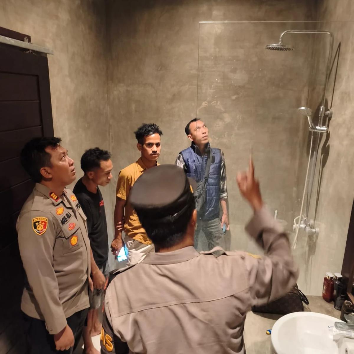 WNA Jerman Tewas dalam Posisi Sujud di Kamar Mandi, Polisi Temukan Luka Bakar