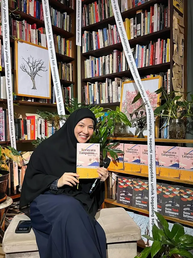 Natasha Rizky Pakai Gamis