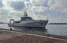 Usai Arungi Atlantik 8 Hari, Kapal Survei Terbaru TNI AL KRI Canopus-936 Sandar di Lagos Nigeria