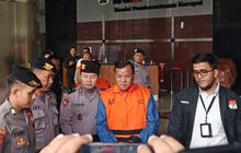 Kenakan Rompi Oranye, Bupati Kuansing Resmi Ditahan KPK