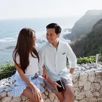 Tepat pada 10 Juli, usia anak mantan pasangan musisi Anang Hermansyah dan Krisdayanti itu genap 19 tahun.  Berbagai ucapan membanjiri laman instagram. Selain para pengikut, juga dari orang tercinta dan orang sepesial. (Instagram/aurelie.hermansyah)