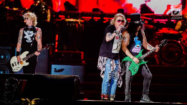 Konser Guns N' Roses Guncang Panggung Stadion GBK